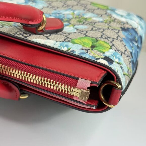Gucci GG Logo Supreme Flower Shoulder Bag with Red Handles & Floral Design - Picture 8 of 11